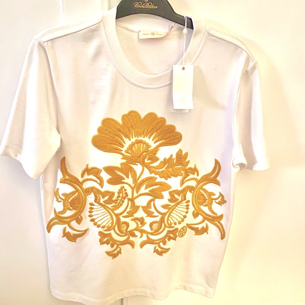 Tory Burch NWT T shirt w/luxury embroidery floral design